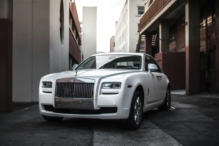 Exploring the Opulence: The Interior and Exterior Design of the Rolls-Royce Cullinan.